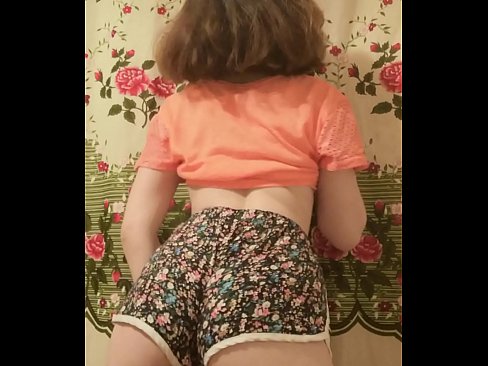 ❤️ Keçika ciwan a seksî li ber kamerayê kurtanên xwe ji xwe dike ️❌  Sex li porno ku.muitohentai.ru ️❤